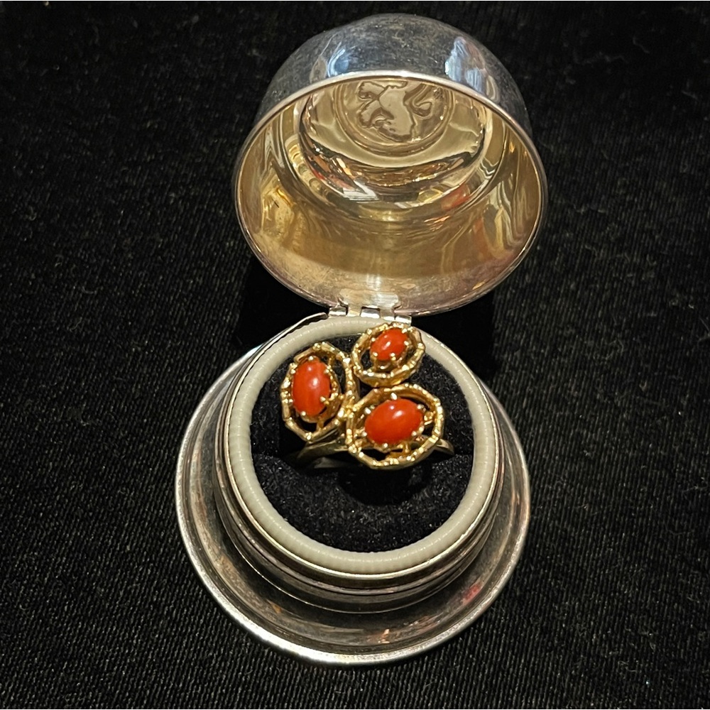 ✨ 14K Gold Vintage Red Coral Ring